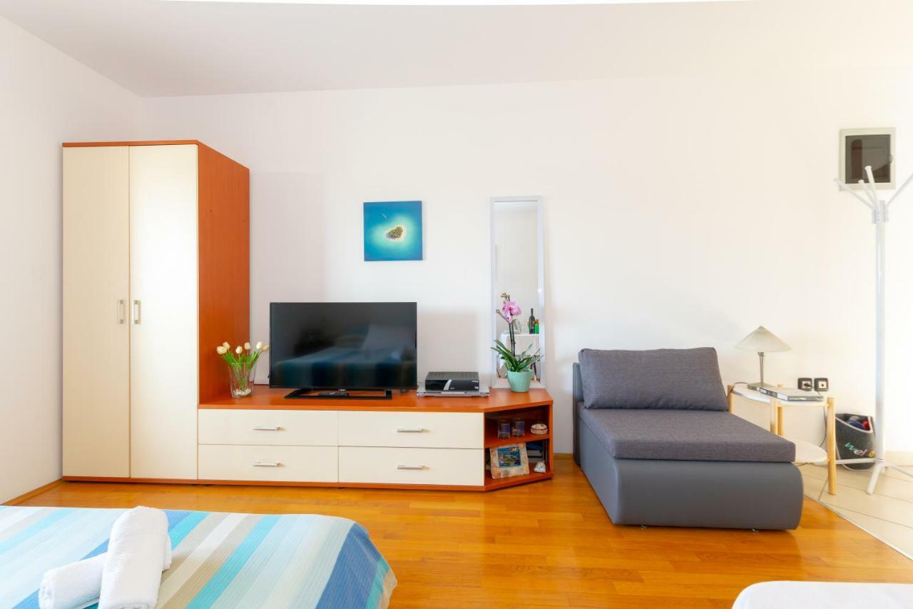 Apartment Irena With Bikes Included Póla Kültér fotó